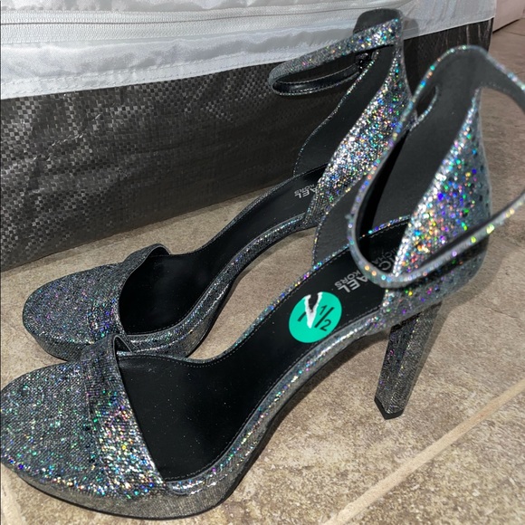 Michael Kors Shoes - NWOT LAST PAIR Michael Kors Iridescent Shinny Block Heels size8